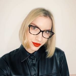 Meet your Posher, Chloe